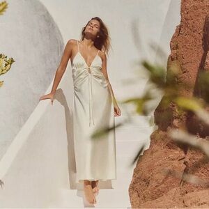 New Women Zara Satin Effect Cut Out Dress Ercu Size M